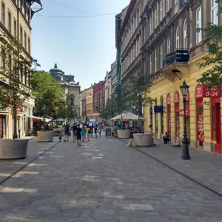 B10 Baross * Budapeşte